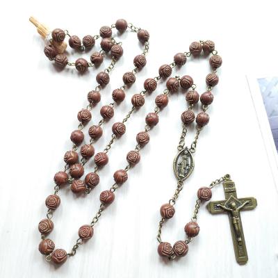 China Retro Religious Necklace Pendants For Cross Catholicism Jesus Christ Prayer Rosary Necklace Beads Cross Jewelry Necklace For Church for sale