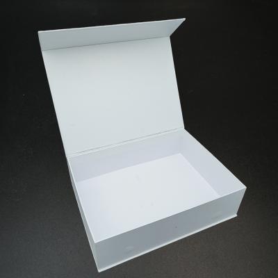 China Low MOQ Recyclable Wholesale Custom Head Branded Packing Magnetic Gift Box For Apparel Packaging for sale