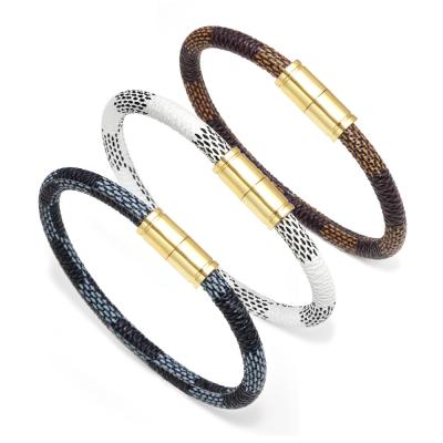 China Fashionable Men's Magnetic Clasp Bracelet Snake Bangle Punk Leather Alloy Bracelet for sale