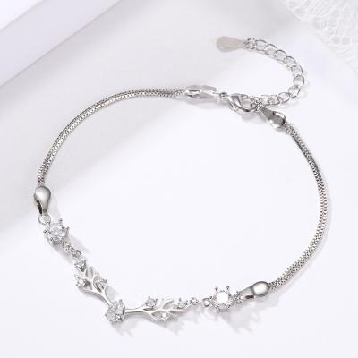 China Simple Exquisite Platinum CLASSIC Diamond Elk Bracelet Antler Christmas Bangles For Girls for sale