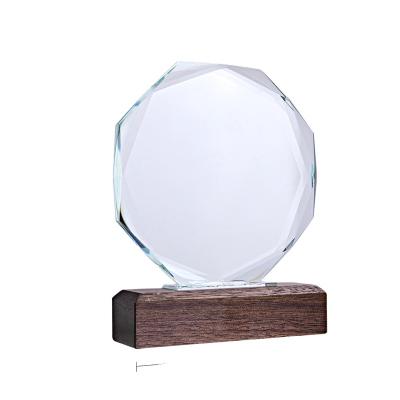 China Health Care Institutes Hot Sale Customized K9 Logo Elegant Transparent Octagonal Crystal Trophy Etched Glass Medal Trophy Award for sale