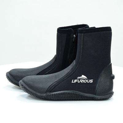 China Lifurious Basic Scuba Booties 5mm Neoprene Sole Rubber Boots With Side Zipper for sale