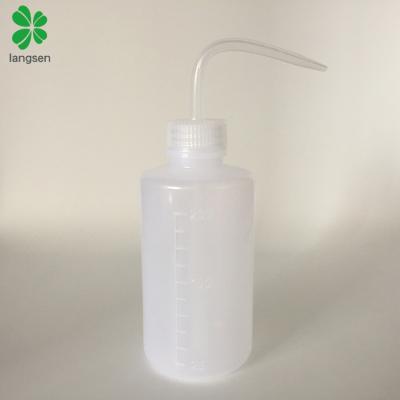 China 150ml 250ml 500ml Plastic Squeezable Wash Bottle PE 150ml 250ml 500ml Plastic Squeezable Wash Bottle for Lab Use, Cactus Plants Succulent Watering Bottle for sale