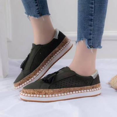 China Cheap Fashion Trend Factory Autumn Style Shoes Feminine Women Tassels Walking Flat Loafers for sale