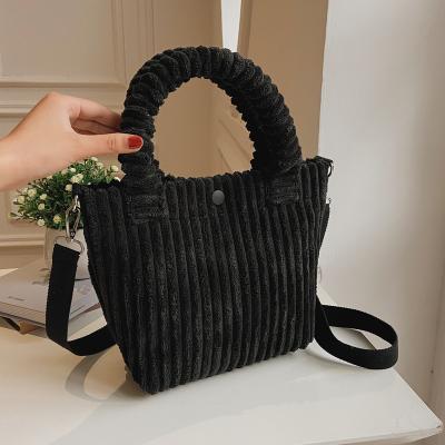 China Fashion Winter INS Velvet Handbag Large Capacity Single Shoulder Cross - Body Bag Women Handbag for sale