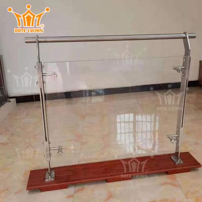 China Modern Stainless Steel Balcony Railing Systems Glass Balustrade Balustrade Design for sale