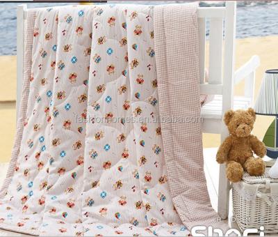 China Shanghai Fashion Homes Soft Baby Crib Bed Quilted Bedspreads for sale