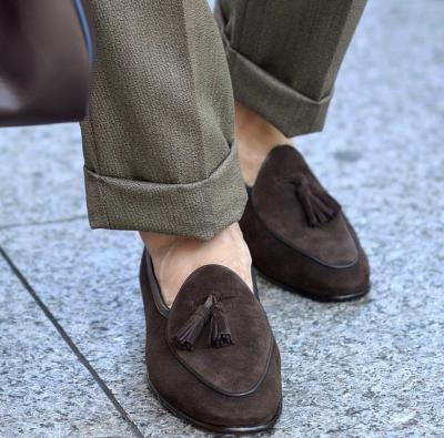 China High quality handcrafted other men's apricot suede slipper loafers cool fashion men's tassel leather casual shoes for sale