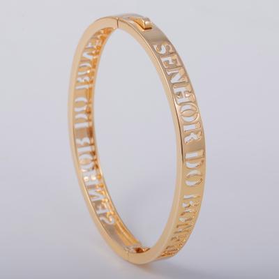 China Attractive Design Customized Fashion Bracelet Women Jewelry Initial Letter Personalized Gold Plated Brass for sale