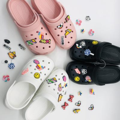 China Other shoe wholesale lady clogs slippers sandals outdoor clog sandalia designer clogs slides slippers chinelo for women for sale