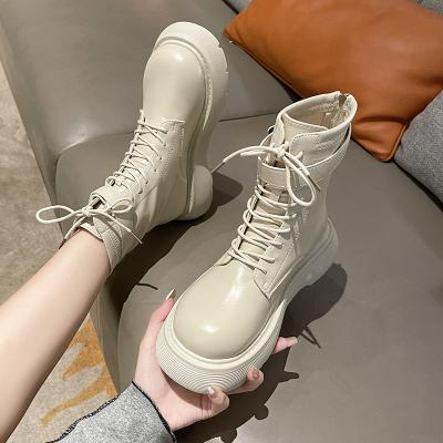 China Durable Fashion Anti-Slippery Chelsea Boots Women Shoes Flat Heel Botas Mujer Ankle Boots Luxury Platform Leather Boots For Ladies for sale