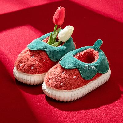 China Fuzzy Slippers Thick Bottom Christmas Kids Fur Sandal Strawberry Slippers Cute Luxury Custom Made Outdoor Indoor Plush Fluffy Slippers for sale