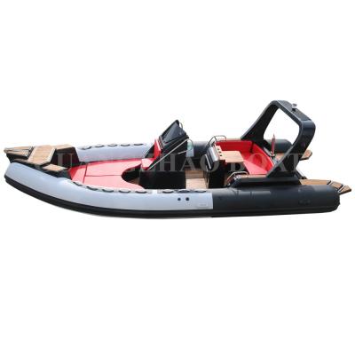 China Interesting Luxury 6.8m Hydraulic Steering Boats 23ft Fiberglass Inflatable Rib Offshore Boat With RIB680 Engine for sale