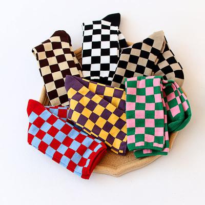 China Hot Sale Women Checkerboard Pattern Designer Plaid Cotton Sporty Sock for sale