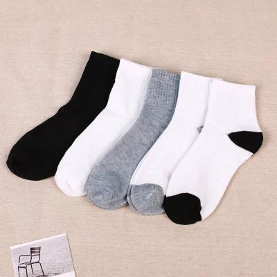 China Wholesale fashion sporty men's classic socks for men's deodorant and men's sweat absorption leisure and business plain socks for sale