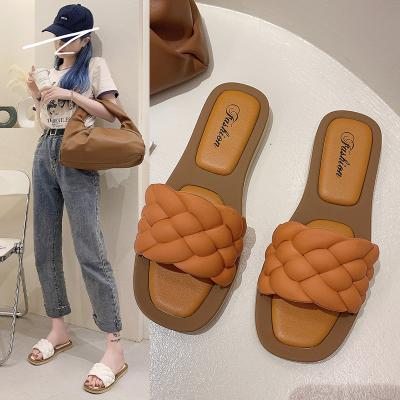 China 2021 New Fashion Trend Slippers Women's Summer Fashion Sandals Non-slip Soft Bottom Comfortable Women for sale