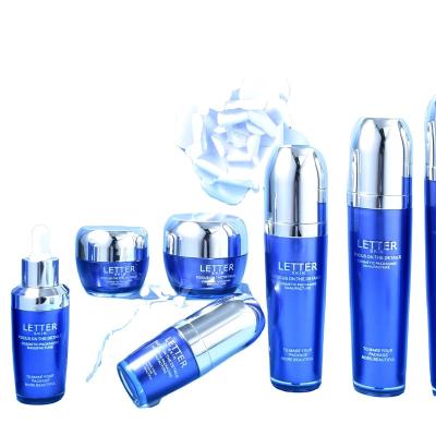 China Cosmetic Blue Empty Plastic Cosmetic Packaging Customized Cream Jars For Skin Care for sale