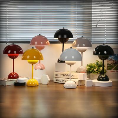 China Modern New Design Home Study Room Bedroom Bedside Creative Bud Table Reading Lamp 5Watt LED Night Light for sale