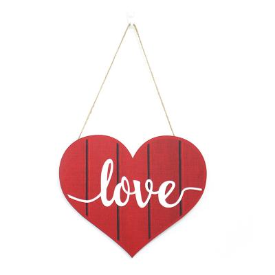 China Holiday decoration & Happy Romantic Wedding Decor Wooden Heart Valentine's Day Gift Love Hanging Door Signs Wall Heart Shaped Plaque Decorate for sale