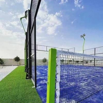 China Customizable Color Artificial Grass  Padel Tennis Courts Lawn With Visible Court Lines And Standards à venda