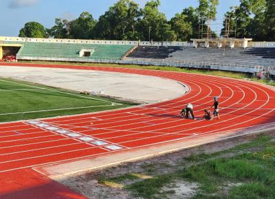 China ECO Friendly Semi-prefabricated Polyurethane Plastic Track Surface Material For Stadiums Te koop