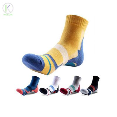 China QUICK DRY Customized Colorful High Quality Sports Socks For Running for sale