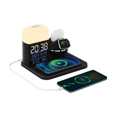 Cina Newest Amazon Multifunctional Wireless Charging Station 3-in-1 wireless fast charging station for iphone airpods iwatch in vendita