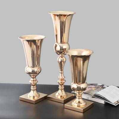 China New style classical gold metal flower vase stand wedding decoration centerpieces for sale