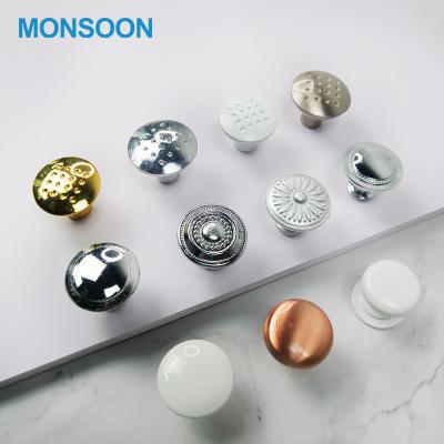 China Modern Half Round Luxury Copper Brass Sideboard Drawer Pulls Handles And Knobs Bedroom Furniture Hardware for sale