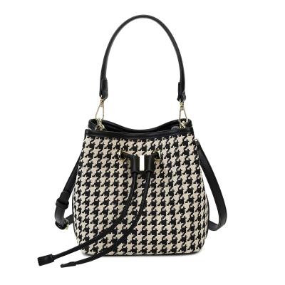 China Lady Wholesale High Quality Supplier Bucket Shape Cute Small Female Handbags Cross - Body Bag for sale