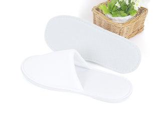 China Clean Traveling Hotel Style Slippers , Disposable Slippers For Wedding for sale