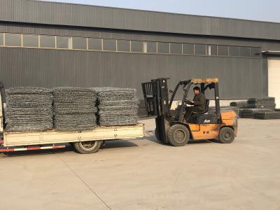 China Heet Ondergedompeld Gegalvaniseerd Gabion-Mandnetwerk 2.7mm 3.0mm 3.2mm 3.7mm 4.0mm Draaddiameter Te koop