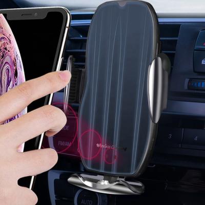 China High Quality Magnetic Universal Wireless Magnetic Car Phone Charger 15W Fast Charger With Holders for sale