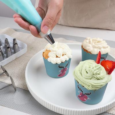 China Viable Hot Sale Kitchen Accessories 30 Pcs Stainless Steel Cake Decorations Supplies Piping Tips Icing Pastry Piping Spouts Set for sale