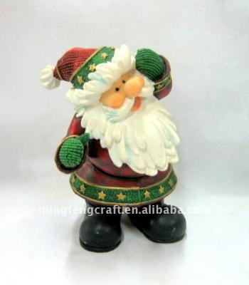 China Europe Polyresin Gnome Statue With Green Glove Figurine For Christmas Craft for sale