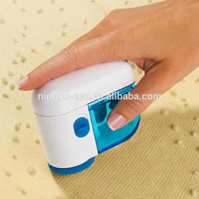 China Sustainable High Quality Clothes 2*AA Fiber Remover Cloth Battery Operated Shaver for sale