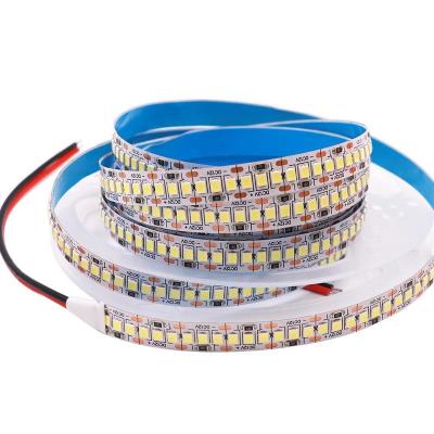 中国 暖かく白い安定した SMD 2835 LED のストリップ、多目的 2835 LED ライト ストリップ 販売のため