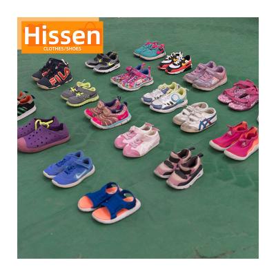 China Breathable Used-shoe-kids Bulk Second Hand Kids School Shoes for sale