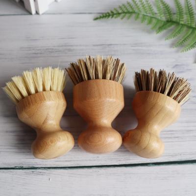 China Sustainable Bamboo Round Handle Palm Pot Dish Brush Kitchen Scrubber Cleaning Brush for sale