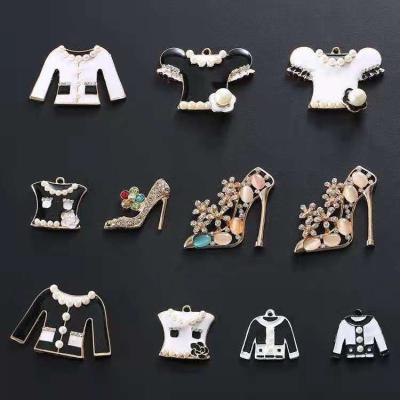 China Global Hot Sale Jewelry Alloy Beads Crystal Pendant Charms For Croc Shoes Phone Case for sale