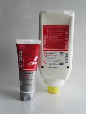 China Stokolan Regenerating Hand Care Cream With Natural Moisturizing Factors And Lanolin for sale