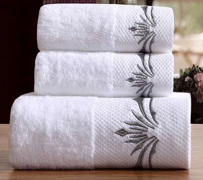 China Best Price Child Safe 100% Combed Luxury Cotton Bath Towels For Hotel Ultra Absorbent / Eco-Friendly for sale