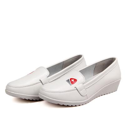 China Breathable And Comfortable Leather Non - Slip Hospital Nurse Shoes for sale