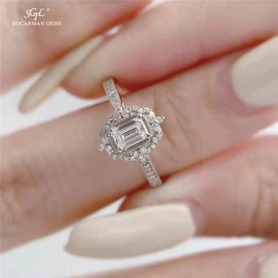 China Luxury Bocarman 0.3 CT Emerald Cut Natural Diamond Wedding Unique Elegant Retro Palace Style Engagement Diamond Ring 18K Gold for sale