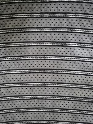 China 100 Yards 100%-Polyester dieMesh Dot Lace Fabric plooien Te koop