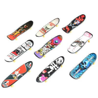 China Plastic Children's Puzzle Stalls Selling Toys, Creative Fingertip Sports, Mini-finger Skateboarding Explosion for sale