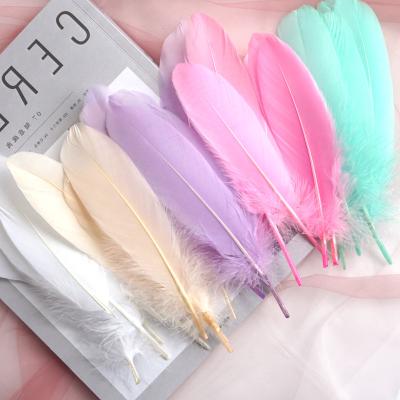 China 50pcs/bag Goose Feather Home Craft Party Wedding Jewelry Decoration Swan Feather Plume Natural Goose Feathers for sale