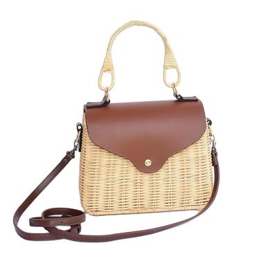 China 2022 High Quality Rattan Vertical Square Covered Lid Bag Brown Hard Handle Small Square Bag for sale