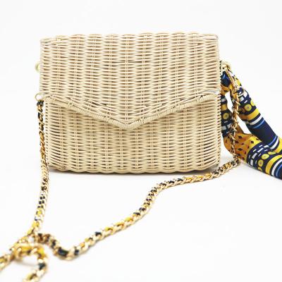 China High Quality Summer Sea Beach Rattan Bag Straw Bag Environmentally Friendly Handmade Straw Bag with Metal Chain for sale