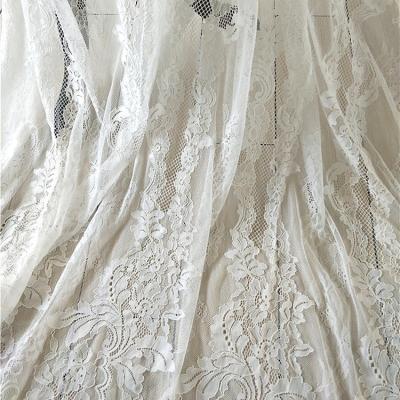 China Exquisite 3D Eyelash White Lace Fabric White Wedding Dress Sewing Accessories for sale